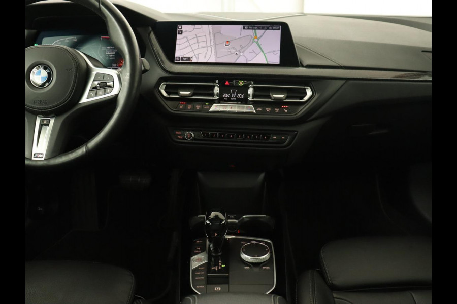 BMW 2 Serie 218i High Executive | Panoramadak | Sport Line | Leder | Harman/Kardon | Adaptive cruise | Stuurverwarming | Carplay | Camera | Navigatie | Full LED | Park Assist | Sportstoelen | Live Cockpit BMW 2 Serie 218i High Executive | Panoramadak | Sport Line | Leder | Harman/Kardon | Adaptive cruise | Stuurverwarming | Carplay | Camera | Navigatie | Full LED | Park Assist | Sportstoelen | Live Cockpit