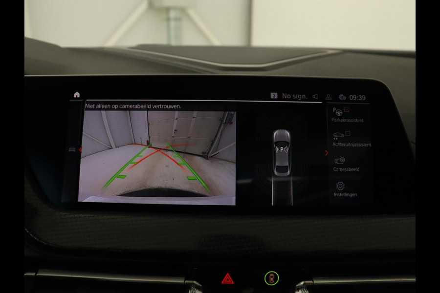 BMW 2 Serie 218i High Executive | Panoramadak | Sport Line | Leder | Harman/Kardon | Adaptive cruise | Stuurverwarming | Carplay | Camera | Navigatie | Full LED | Park Assist | Sportstoelen | Live Cockpit BMW 2 Serie 218i High Executive | Panoramadak | Sport Line | Leder | Harman/Kardon | Adaptive cruise | Stuurverwarming | Carplay | Camera | Navigatie | Full LED | Park Assist | Sportstoelen | Live Cockpit