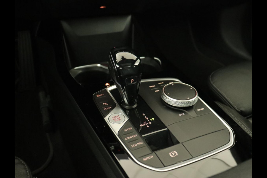 BMW 2 Serie 218i High Executive | Panoramadak | Sport Line | Leder | Harman/Kardon | Adaptive cruise | Stuurverwarming | Carplay | Camera | Navigatie | Full LED | Park Assist | Sportstoelen | Live Cockpit BMW 2 Serie 218i High Executive | Panoramadak | Sport Line | Leder | Harman/Kardon | Adaptive cruise | Stuurverwarming | Carplay | Camera | Navigatie | Full LED | Park Assist | Sportstoelen | Live Cockpit
