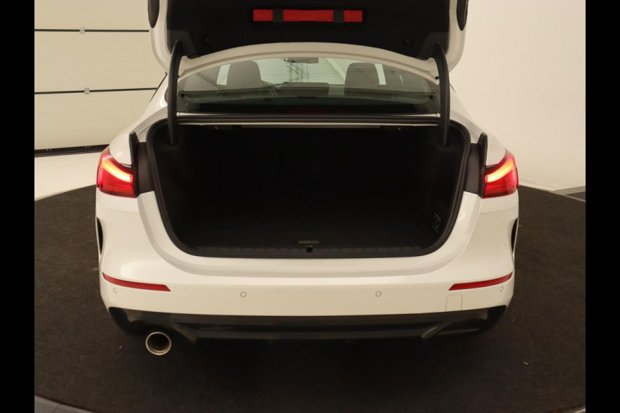BMW 2 Serie 218i High Executive | Panoramadak | Sport Line | Leder | Harman/Kardon | Adaptive cruise | Stuurverwarming | Carplay | Camera | Navigatie | Full LED | Park Assist | Sportstoelen | Live Cockpit BMW 2 Serie 218i High Executive | Panoramadak | Sport Line | Leder | Harman/Kardon | Adaptive cruise | Stuurverwarming | Carplay | Camera | Navigatie | Full LED | Park Assist | Sportstoelen | Live Cockpit