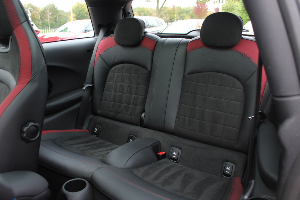 MINI Mini 2.0 John Cooper Works Chili / Panoramadak / JCW Stoelen / 18'' / Harman Kardon / Groot Navi. / Parkeerhulp V+A / Stoelverwarming / Cruise Control