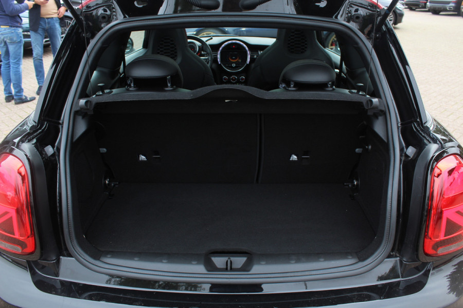 MINI Mini 2.0 John Cooper Works Chili / Panoramadak / JCW Stoelen / 18'' / Harman Kardon / Groot Navi. / Parkeerhulp V+A / Stoelverwarming / Cruise Control