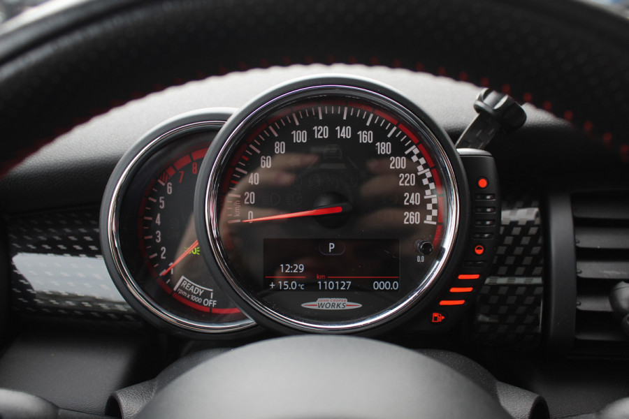 MINI Mini 2.0 John Cooper Works Chili / Panoramadak / JCW Stoelen / 18'' / Harman Kardon / Groot Navi. / Parkeerhulp V+A / Stoelverwarming / Cruise Control