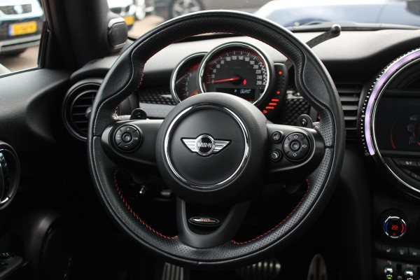 MINI Mini 2.0 John Cooper Works Chili / Panoramadak / JCW Stoelen / 18'' / Harman Kardon / Groot Navi. / Parkeerhulp V+A / Stoelverwarming / Cruise Control