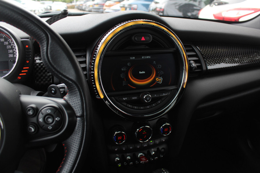 MINI Mini 2.0 John Cooper Works Chili / Panoramadak / JCW Stoelen / 18'' / Harman Kardon / Groot Navi. / Parkeerhulp V+A / Stoelverwarming / Cruise Control