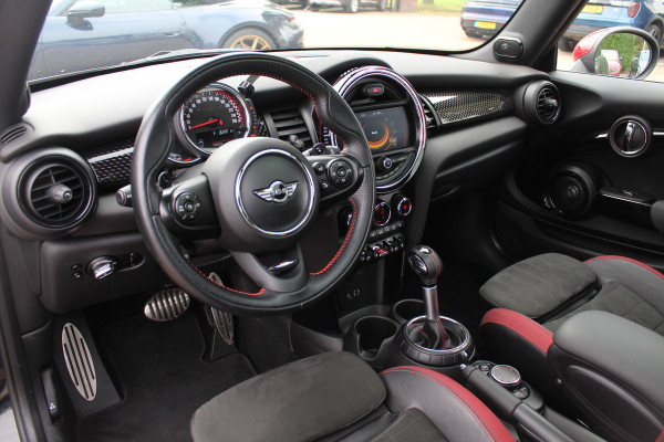 MINI Mini 2.0 John Cooper Works Chili / Panoramadak / JCW Stoelen / 18'' / Harman Kardon / Groot Navi. / Parkeerhulp V+A / Stoelverwarming / Cruise Control