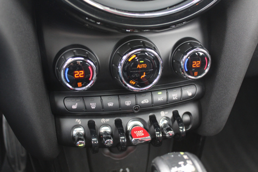 MINI Mini 2.0 John Cooper Works Chili / Panoramadak / JCW Stoelen / 18'' / Harman Kardon / Groot Navi. / Parkeerhulp V+A / Stoelverwarming / Cruise Control