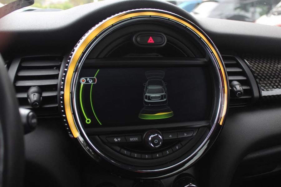 MINI Mini 2.0 John Cooper Works Chili / Panoramadak / JCW Stoelen / 18'' / Harman Kardon / Groot Navi. / Parkeerhulp V+A / Stoelverwarming / Cruise Control