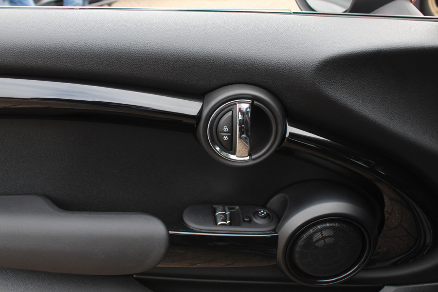 MINI Mini 2.0 John Cooper Works Chili / Panoramadak / JCW Stoelen / 18'' / Harman Kardon / Groot Navi. / Parkeerhulp V+A / Stoelverwarming / Cruise Control