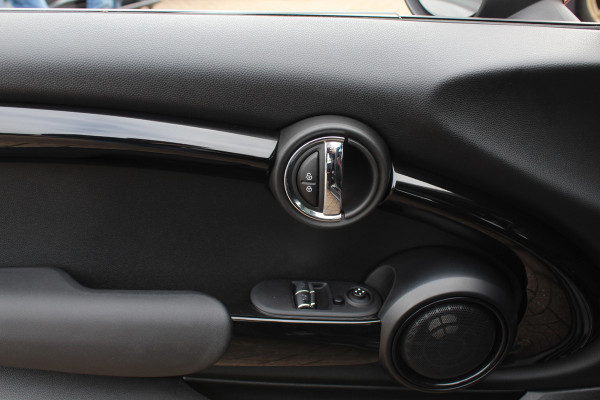 MINI Mini 2.0 John Cooper Works Chili / Panoramadak / JCW Stoelen / 18'' / Harman Kardon / Groot Navi. / Parkeerhulp V+A / Stoelverwarming / Cruise Control