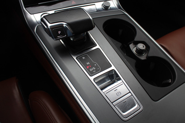 Audi A6 Allroad quattro 55 TFSI Pro Line Plus / Trekhaak / Panoramadak / Camera / Leder / Keyless / 20'' / CarPlay / B&O / Stuurverwarming / Dodehoek / DAB / ACC / Stoelverwarming / Zonnescherm zijruiten