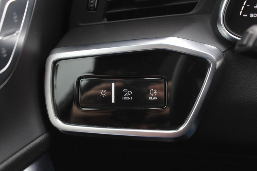Audi A6 Allroad quattro 55 TFSI Pro Line Plus / Trekhaak / Panoramadak / Camera / Leder / Keyless / 20'' / CarPlay / B&O / Stuurverwarming / Dodehoek / DAB / ACC / Stoelverwarming / Zonnescherm zijruiten