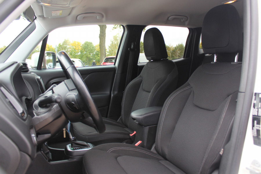 Jeep Renegade 1.4 MultiAir Limited / Trekhaak / Navigatie / CarPlay / 17'' / Parkeerhulp V+A / DAB / ACC