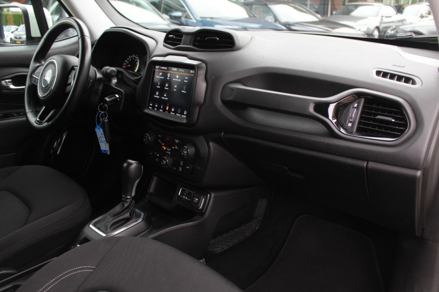 Jeep Renegade 1.4 MultiAir Limited / Trekhaak / Navigatie / CarPlay / 17'' / Parkeerhulp V+A / DAB / ACC