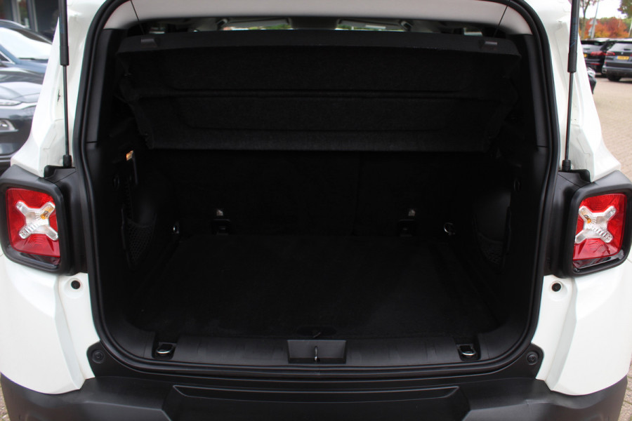 Jeep Renegade 1.4 MultiAir Limited / Trekhaak / Navigatie / CarPlay / 17'' / Parkeerhulp V+A / DAB / ACC
