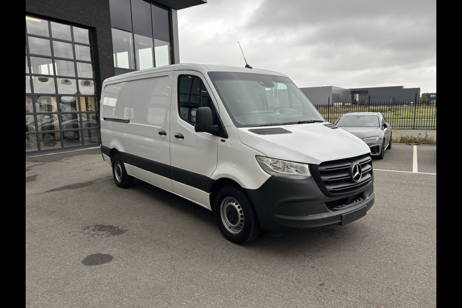 Mercedes-Benz Sprinter 317 CDI L2 H1 SORTIMO / Automaat / MBUX / Camera / Parkeersensoren / Navigatie / Airco