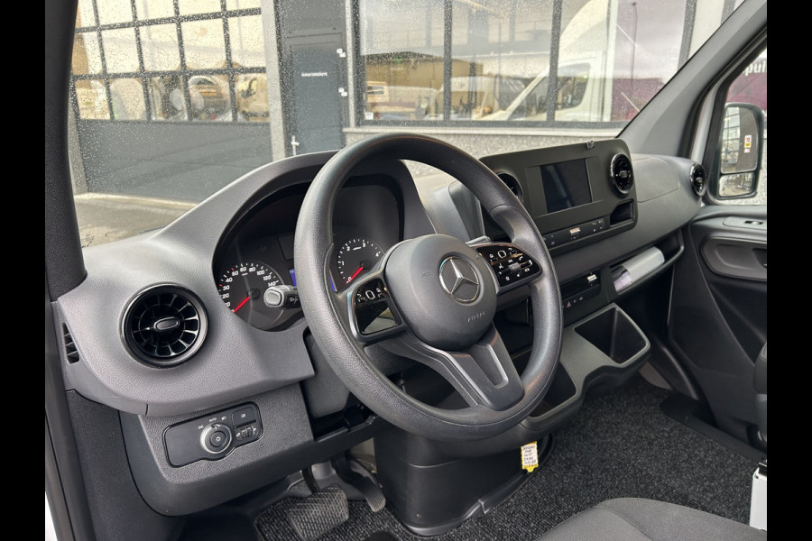 Mercedes-Benz Sprinter 317 CDI L2 H1 SORTIMO / Automaat / MBUX / Camera / Parkeersensoren / Navigatie / Airco