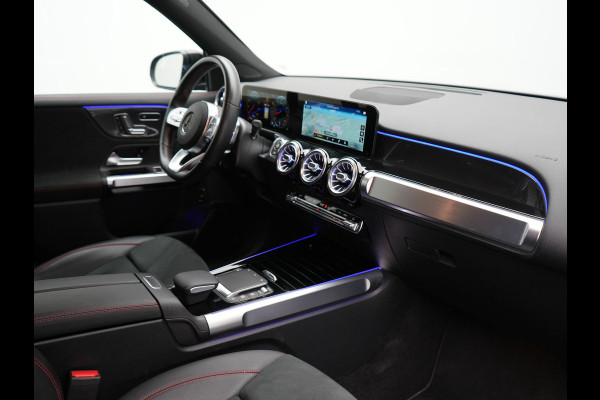 Mercedes-Benz Glb 250 AMG Line 225pk | Widescreen Navigatie | Alcantara Sportstoelen Memory & Verwarmd | Apple Carplay | Keyless | Camera | Navigatie | DAB |