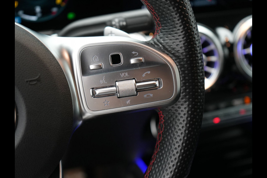 Mercedes-Benz Glb 250 AMG Line 225pk | Widescreen Navigatie | Alcantara Sportstoelen Memory & Verwarmd | Apple Carplay | Keyless | Camera | Navigatie | DAB |