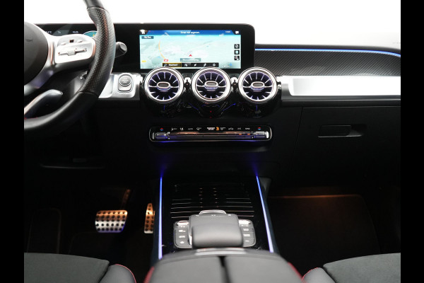 Mercedes-Benz Glb 250 AMG Line 225pk | Widescreen Navigatie | Alcantara Sportstoelen Memory & Verwarmd | Apple Carplay | Keyless | Camera | Navigatie | DAB |