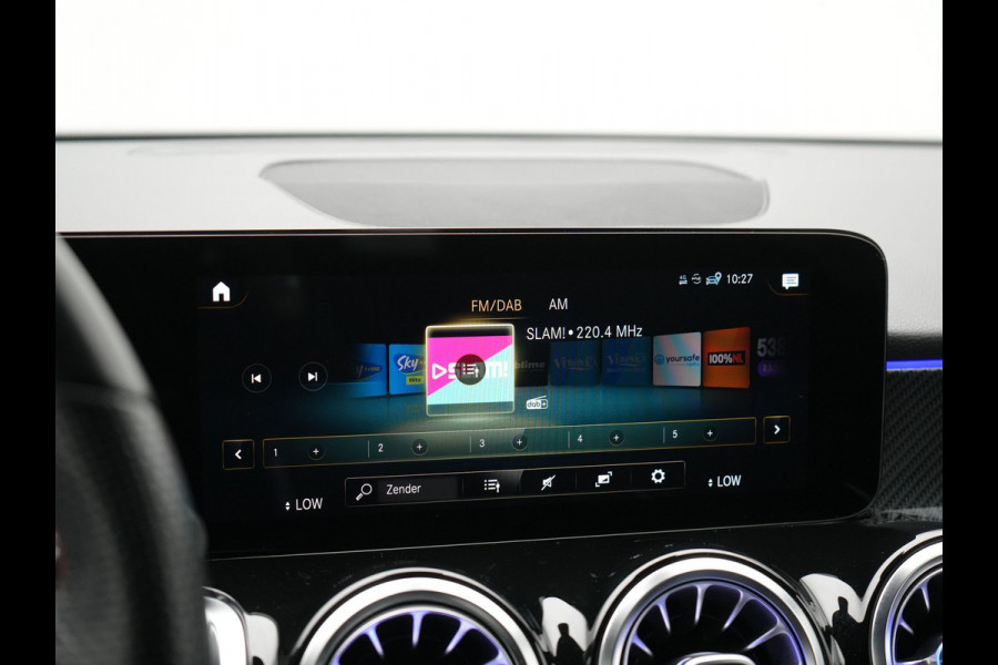 Mercedes-Benz Glb 250 AMG Line 225pk | Widescreen Navigatie | Alcantara Sportstoelen Memory & Verwarmd | Apple Carplay | Keyless | Camera | Navigatie | DAB |