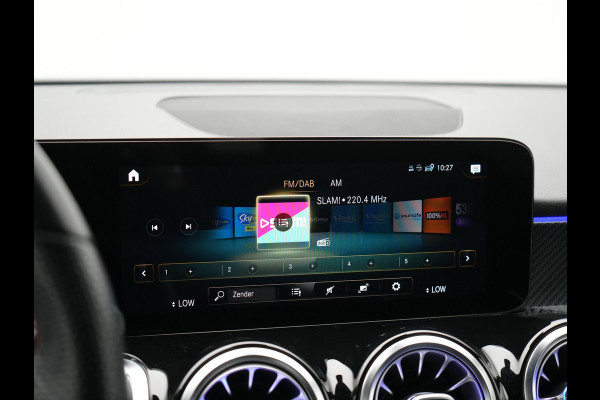 Mercedes-Benz Glb 250 AMG Line 225pk | Widescreen Navigatie | Alcantara Sportstoelen Memory & Verwarmd | Apple Carplay | Keyless | Camera | Navigatie | DAB |