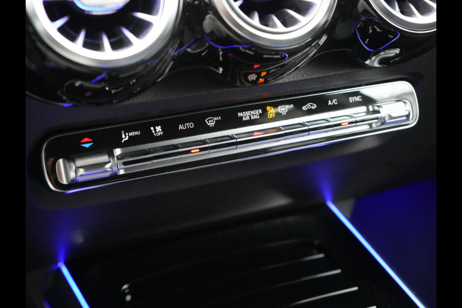 Mercedes-Benz Glb 250 AMG Line 225pk | Widescreen Navigatie | Alcantara Sportstoelen Memory & Verwarmd | Apple Carplay | Keyless | Camera | Navigatie | DAB |