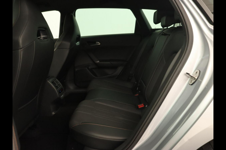 CUPRA Cupra Hybrid | Stoelverwarming | Camera | Adaptive cruise | Navigatie | Carplay | Sfeerverlichting | Keyless | Park Assist | Sportstoelen | Full LED | PHEV | Plug In