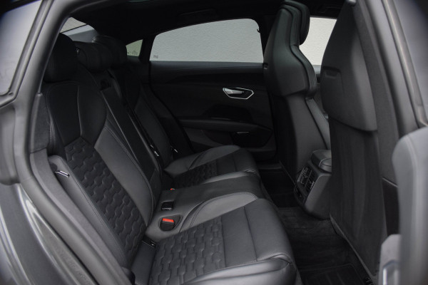 Audi e-tron GT QUATTRO / Standkachel/ Luchtvering/ Adaptive Cruise Control/ Panoramadak/ 350kW (476PK)