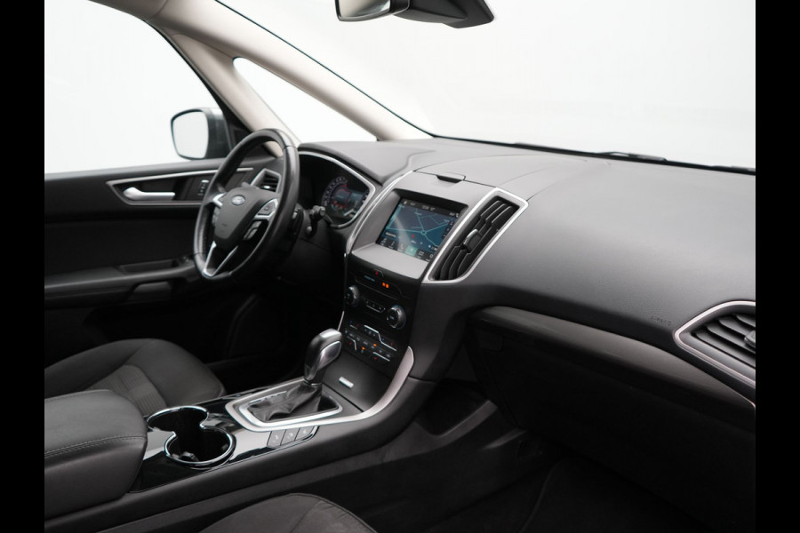 Ford Galaxy 2.0 Titanium 241pk Dealer O.H 7-Persoons Automaat | Camera | Apple Carplay | LED Koplampen | Stoelverwarming | Navigatie | 18"L.M |