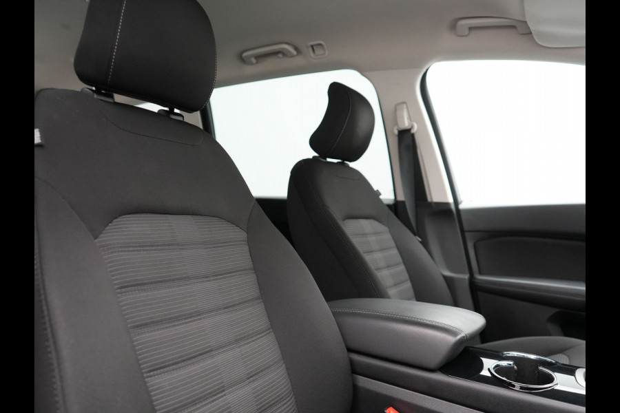 Ford Galaxy 2.0 Titanium 241pk Dealer O.H 7-Persoons Automaat | Camera | Apple Carplay | LED Koplampen | Stoelverwarming | Navigatie | 18"L.M |