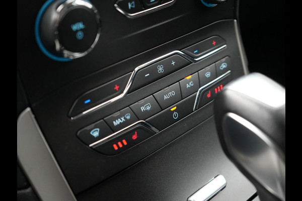 Ford Galaxy 2.0 Titanium 241pk Dealer O.H 7-Persoons Automaat | Camera | Apple Carplay | LED Koplampen | Stoelverwarming | Navigatie | 18"L.M |