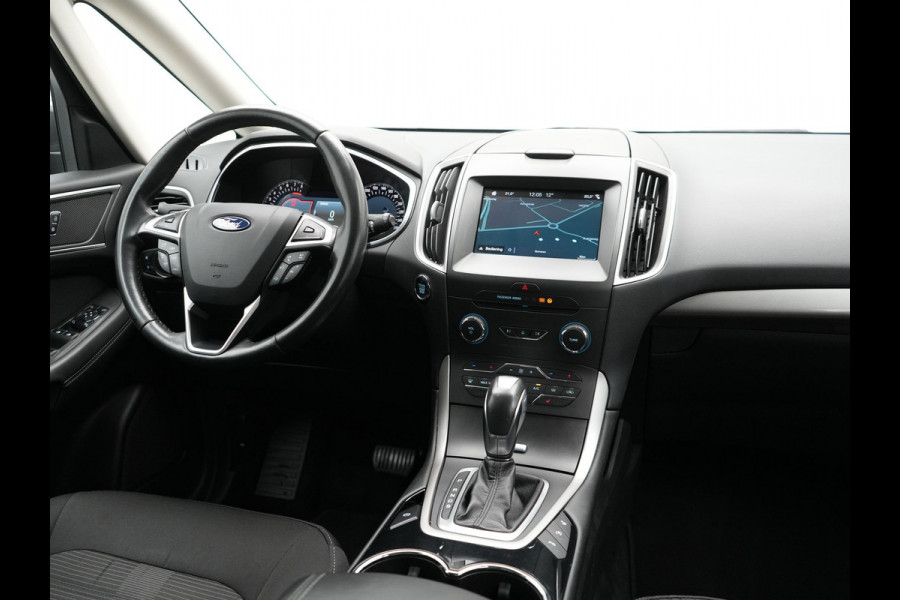 Ford Galaxy 2.0 Titanium 241pk Dealer O.H 7-Persoons Automaat | Camera | Apple Carplay | LED Koplampen | Stoelverwarming | Navigatie | 18"L.M |