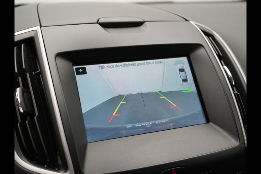 Ford Galaxy 2.0 Titanium 241pk Dealer O.H 7-Persoons Automaat | Camera | Apple Carplay | LED Koplampen | Stoelverwarming | Navigatie | 18"L.M |