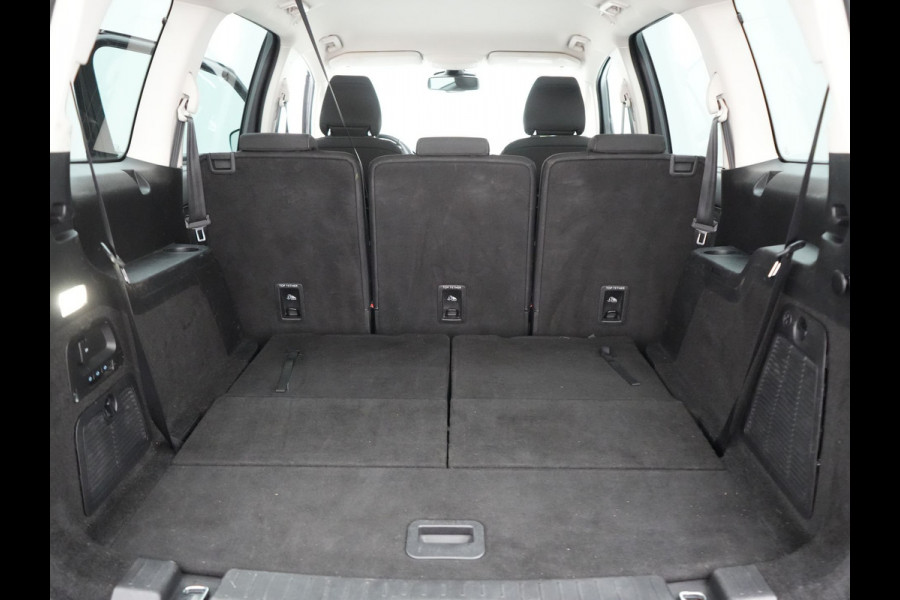 Ford Galaxy 2.0 Titanium 241pk Dealer O.H 7-Persoons Automaat | Camera | Apple Carplay | LED Koplampen | Stoelverwarming | Navigatie | 18"L.M |
