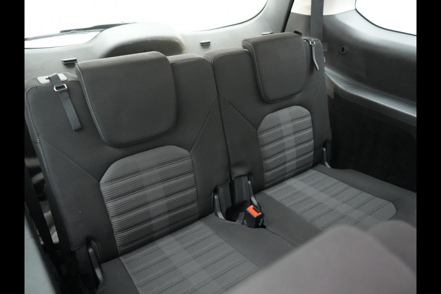Ford Galaxy 2.0 Titanium 241pk Dealer O.H 7-Persoons Automaat | Camera | Apple Carplay | LED Koplampen | Stoelverwarming | Navigatie | 18"L.M |