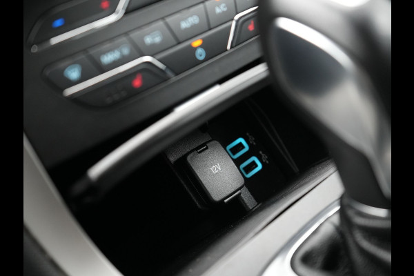 Ford Galaxy 2.0 Titanium 241pk Dealer O.H 7-Persoons Automaat | Camera | Apple Carplay | LED Koplampen | Stoelverwarming | Navigatie | 18"L.M |