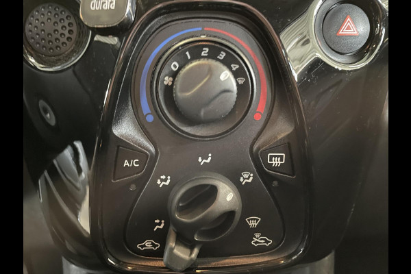 Citroën C1 1.0 VTi Feel Pack Look | Pack Comfort | Airco | Bluetooth | Led | Extra Getint glas Citroën C1 1.0 VTi Feel Pack Look | Pack Comfort | Airco | Bluetooth | Led | Extra Getint glas