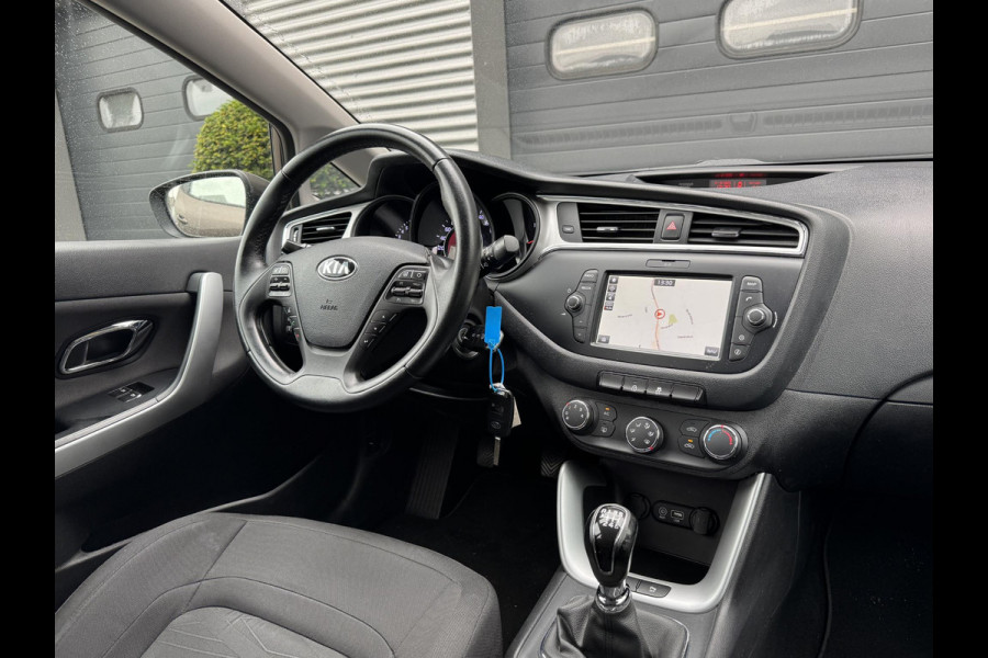 Kia cee'd 1.6 GDI ComfortPlusLine Navigator | Camera | Lichtmetalen Velgen | Navigatie | Cruise Control |