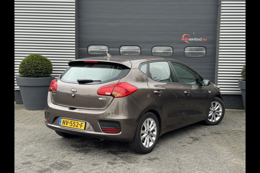 Kia cee'd 1.6 GDI ComfortPlusLine Navigator | Camera | Lichtmetalen Velgen | Navigatie | Cruise Control |