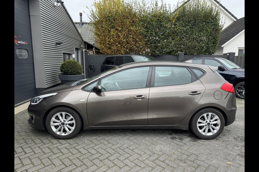 Kia cee'd 1.6 GDI ComfortPlusLine Navigator | Camera | Lichtmetalen Velgen | Navigatie | Cruise Control |