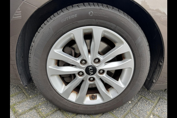 Kia cee'd 1.6 GDI ComfortPlusLine Navigator | Camera | Lichtmetalen Velgen | Navigatie | Cruise Control |