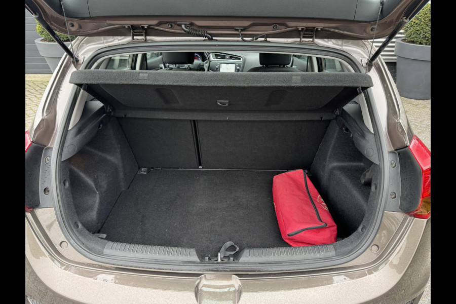 Kia cee'd 1.6 GDI ComfortPlusLine Navigator | Camera | Lichtmetalen Velgen | Navigatie | Cruise Control |