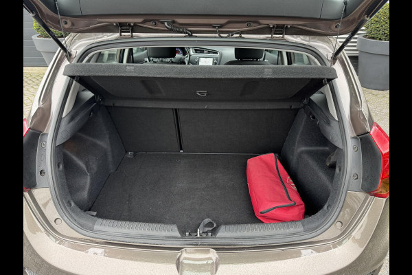 Kia cee'd 1.6 GDI ComfortPlusLine Navigator | Camera | Lichtmetalen Velgen | Navigatie | Cruise Control |