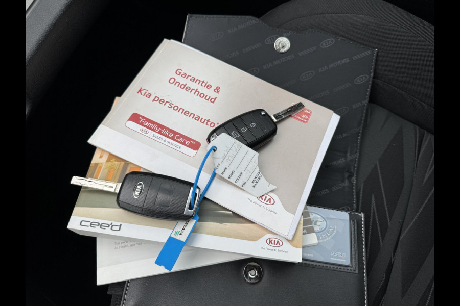 Kia cee'd 1.6 GDI ComfortPlusLine Navigator | Camera | Lichtmetalen Velgen | Navigatie | Cruise Control |