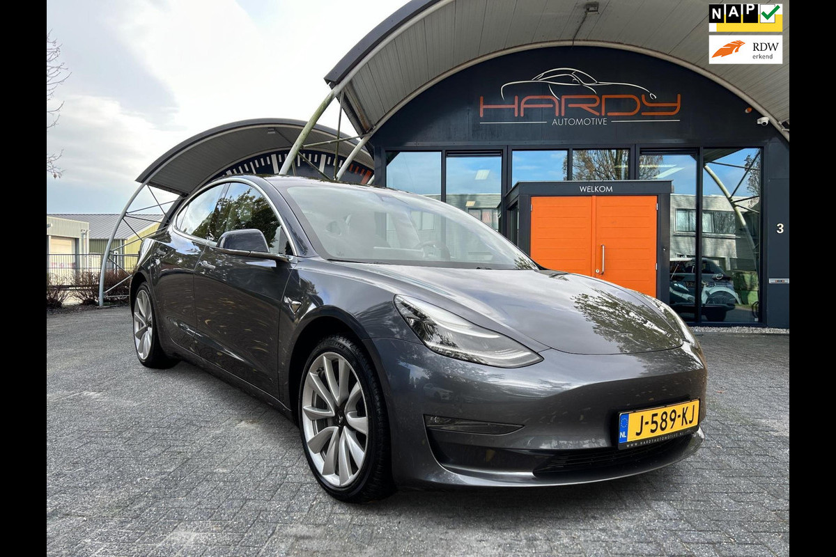 Tesla Model 3 Long Range AWD 75 kWh Trekhaak (1.000kg) 87% SOH 19 INCH Rijklaarprijs! Tesla Model 3 Long Range AWD 75 kWh Trekhaak (1.000kg) 87% SOH 19 INCH Rijklaarprijs!