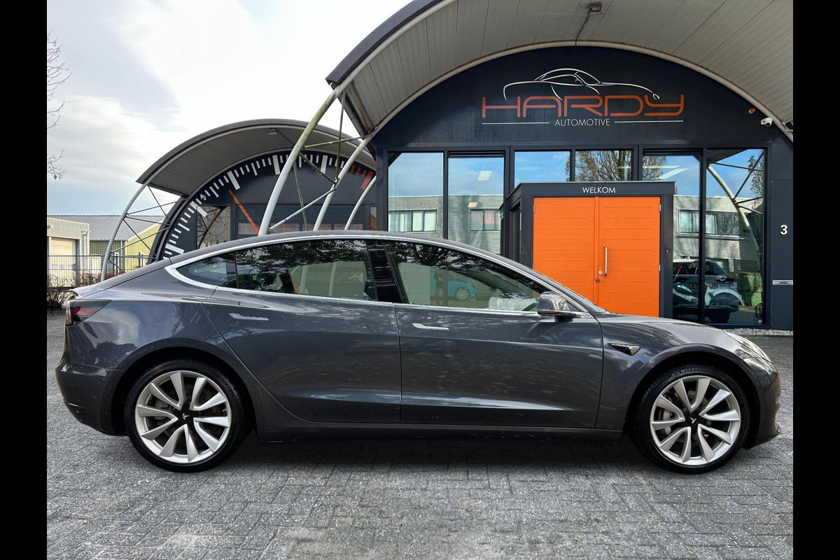 Tesla Model 3 Long Range AWD 75 kWh Trekhaak (1.000kg) 87% SOH 19 INCH Rijklaarprijs! Tesla Model 3 Long Range AWD 75 kWh Trekhaak (1.000kg) 87% SOH 19 INCH Rijklaarprijs!