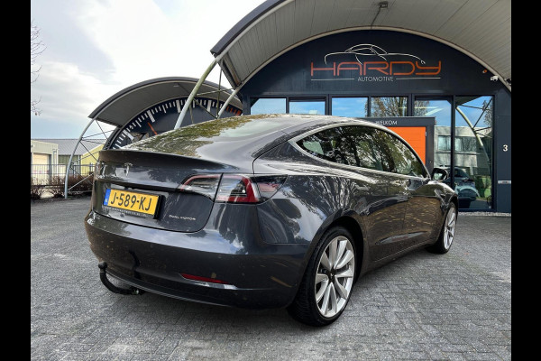 Tesla Model 3 Long Range AWD 75 kWh Trekhaak (1.000kg) 87% SOH 19 INCH Rijklaarprijs!