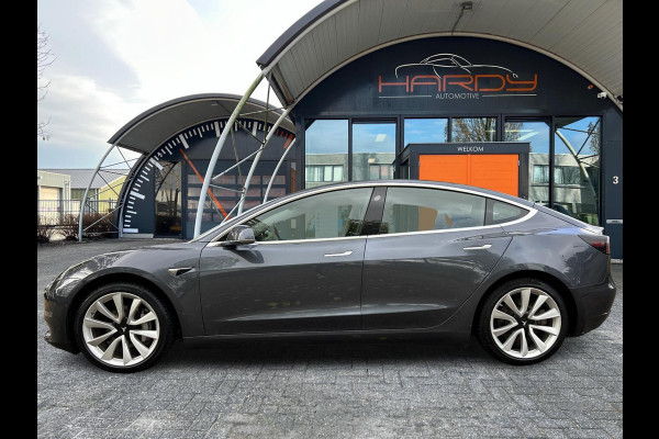 Tesla Model 3 Long Range AWD 75 kWh Trekhaak (1.000kg) 87% SOH 19 INCH Rijklaarprijs!