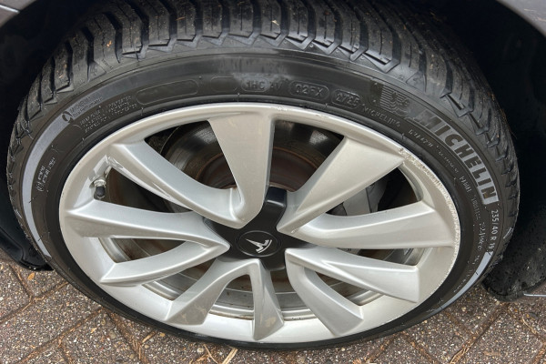 Tesla Model 3 Long Range AWD 75 kWh Trekhaak (1.000kg) 87% SOH 19 INCH Rijklaarprijs!
